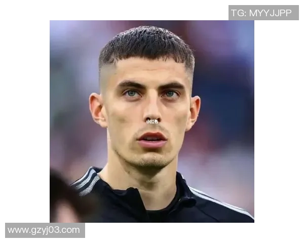 搞笑男生化身足球明星头像引发欢乐瞬间的趣味故事